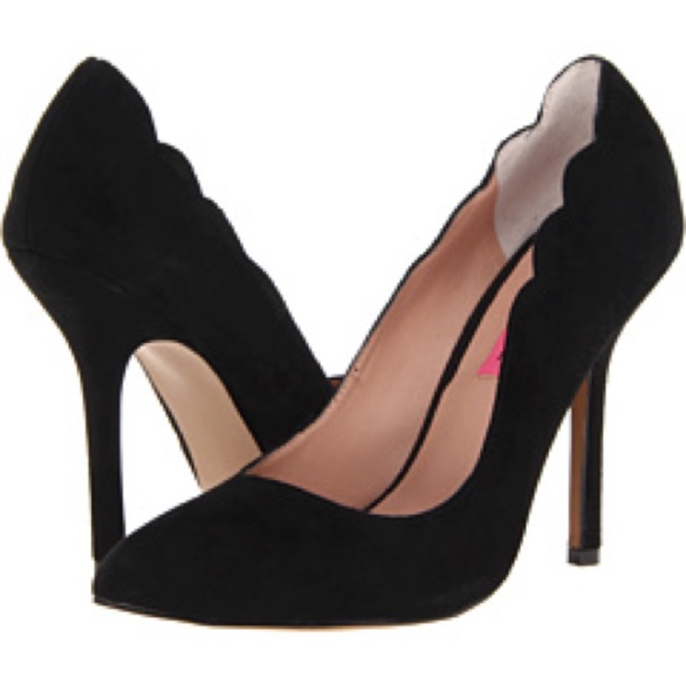 Betsey Johnson 10 Raciee black suede heels